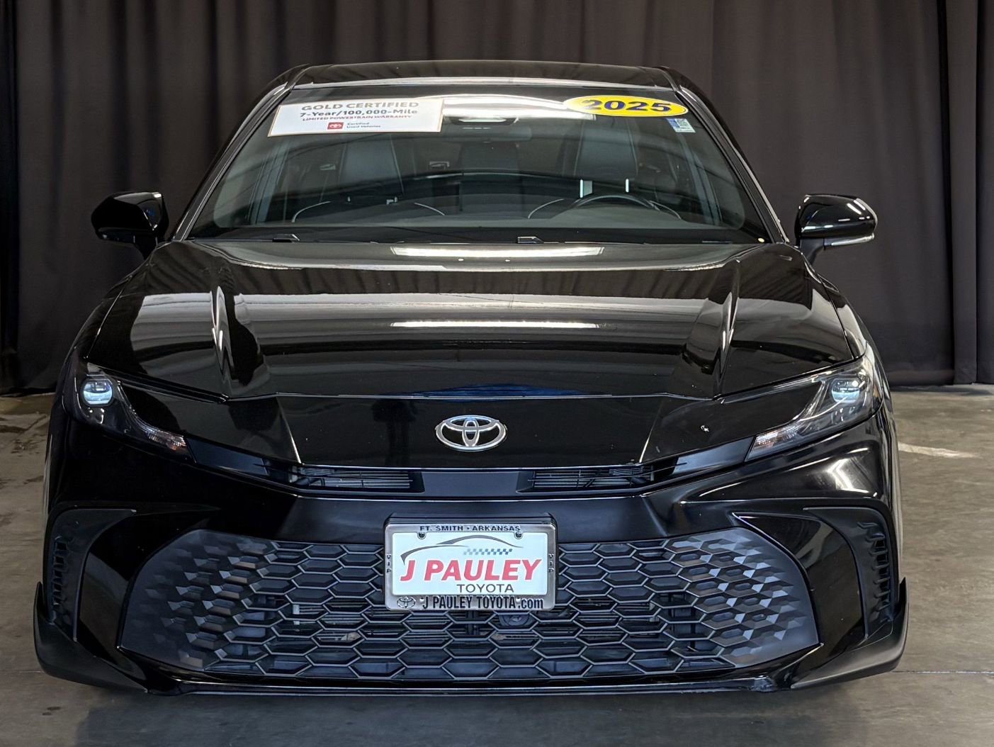 Certified 2025 Toyota Camry SE FWD image 3