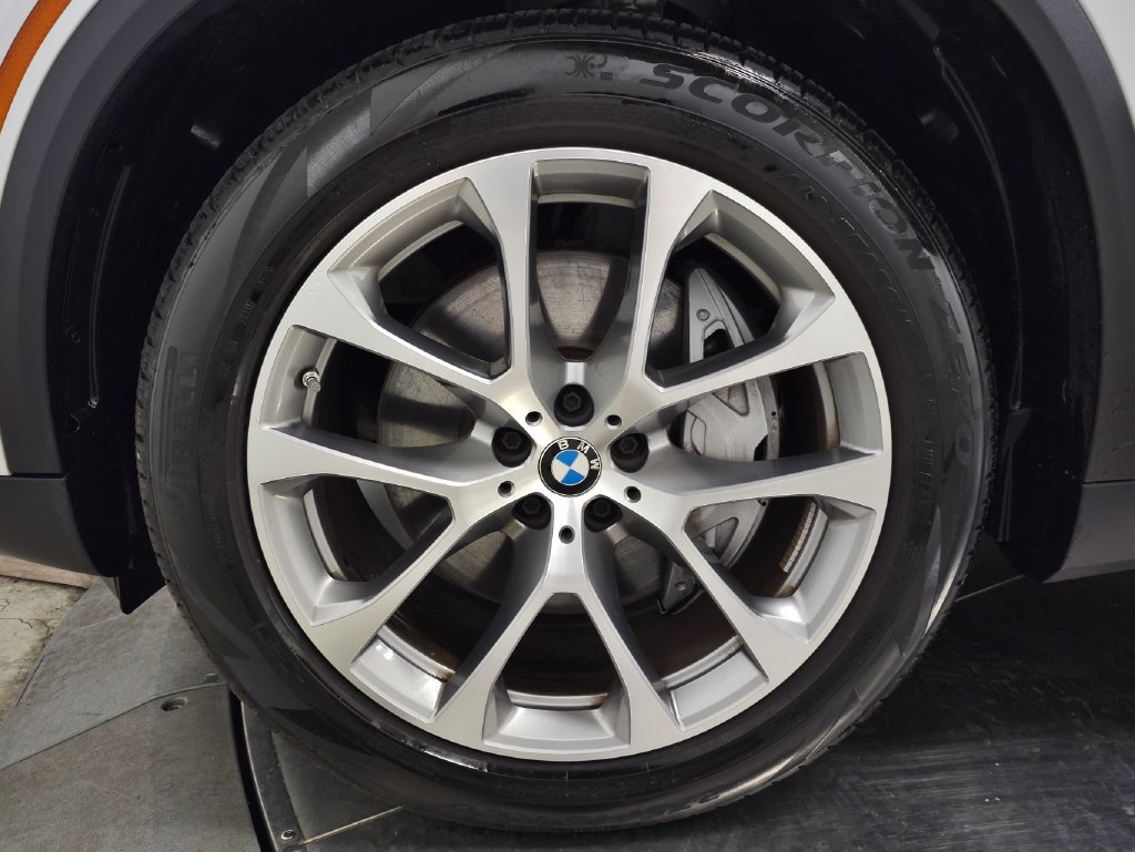Used 2026 BMW X5 xDrive50e w/ Premium Package AWD/4WD image 13