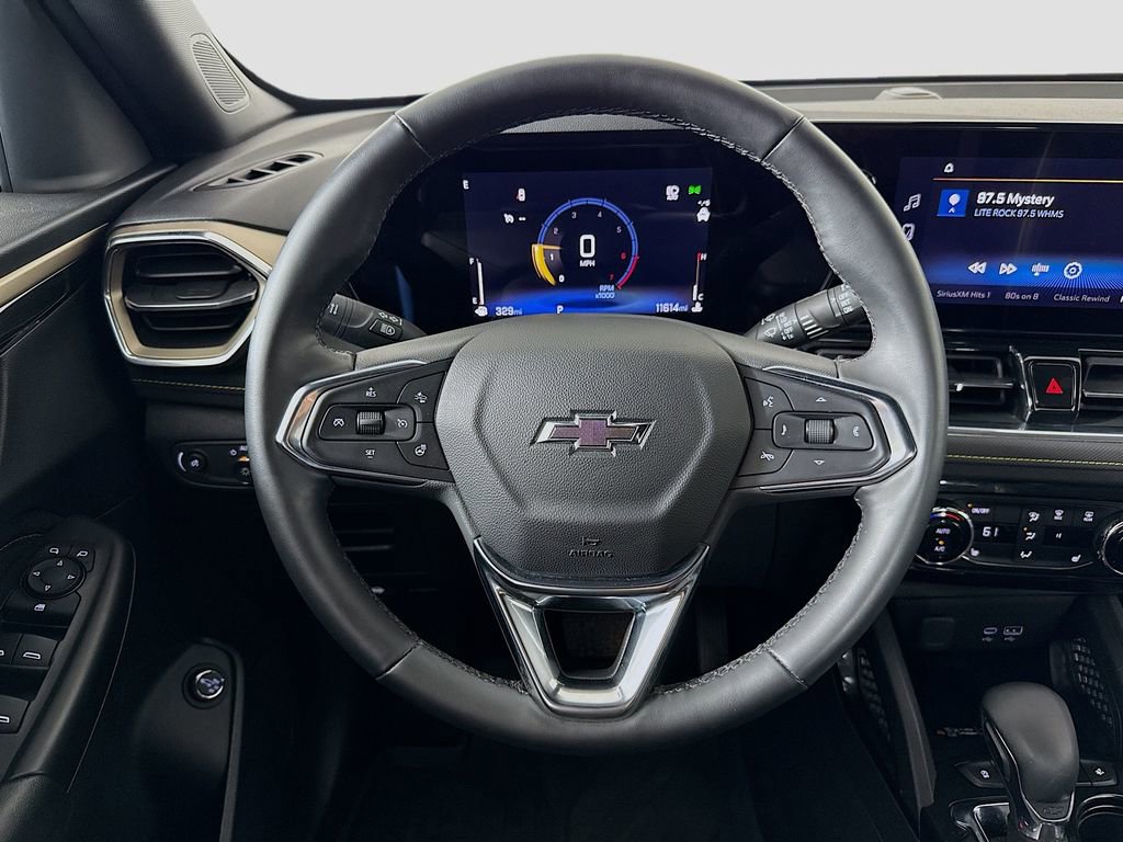 Used 2025 Chevrolet TrailBlazer ACTIV w/ Convenience Package image 11