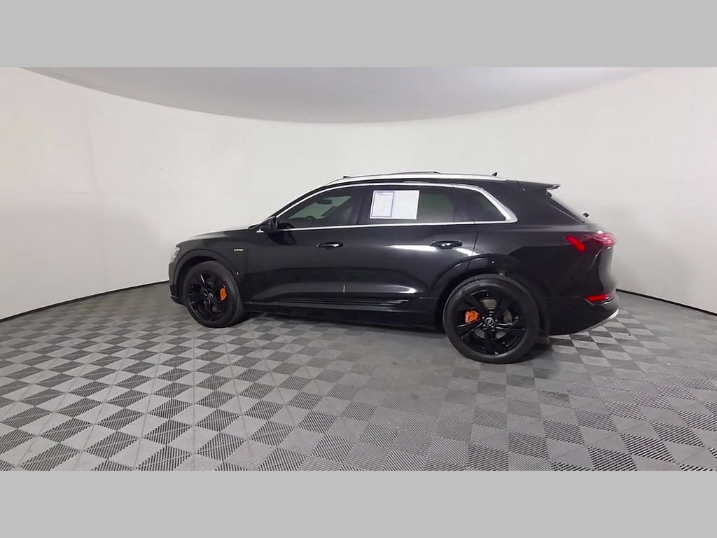 Used 2022 Audi e-tron Premium AWD/4WD image 44