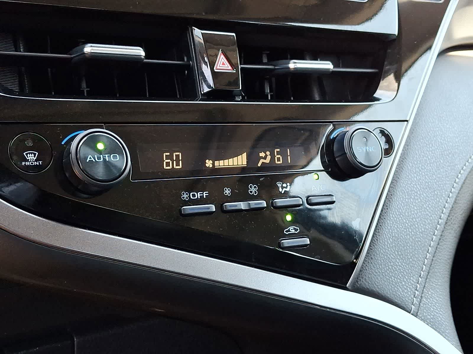 Used 2024 Toyota Camry SE w/ Cold Weather Package AWD/4WD image 18