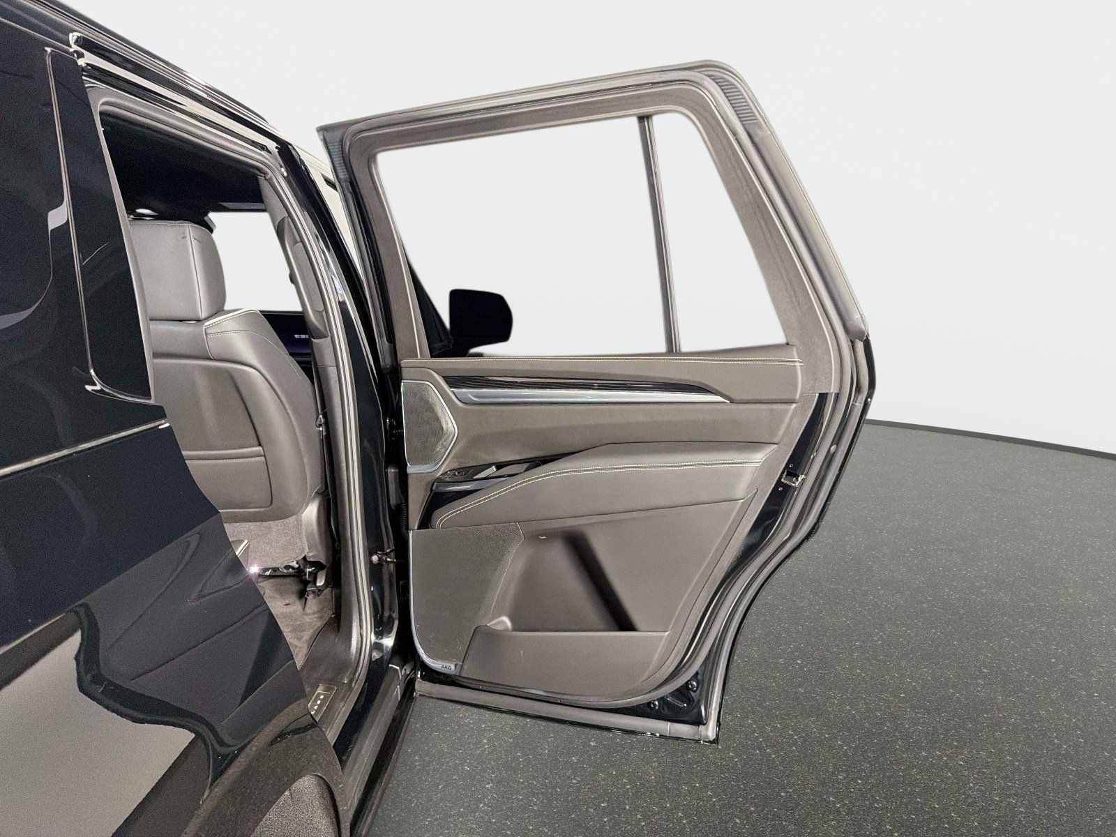 Used 2025 Cadillac Escalade Sport w/ Touring Package image 25