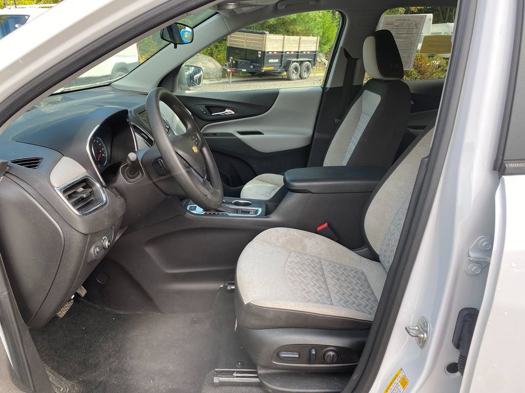 Used 2024 Chevrolet Equinox LS w/ LS Convenience Package image 12