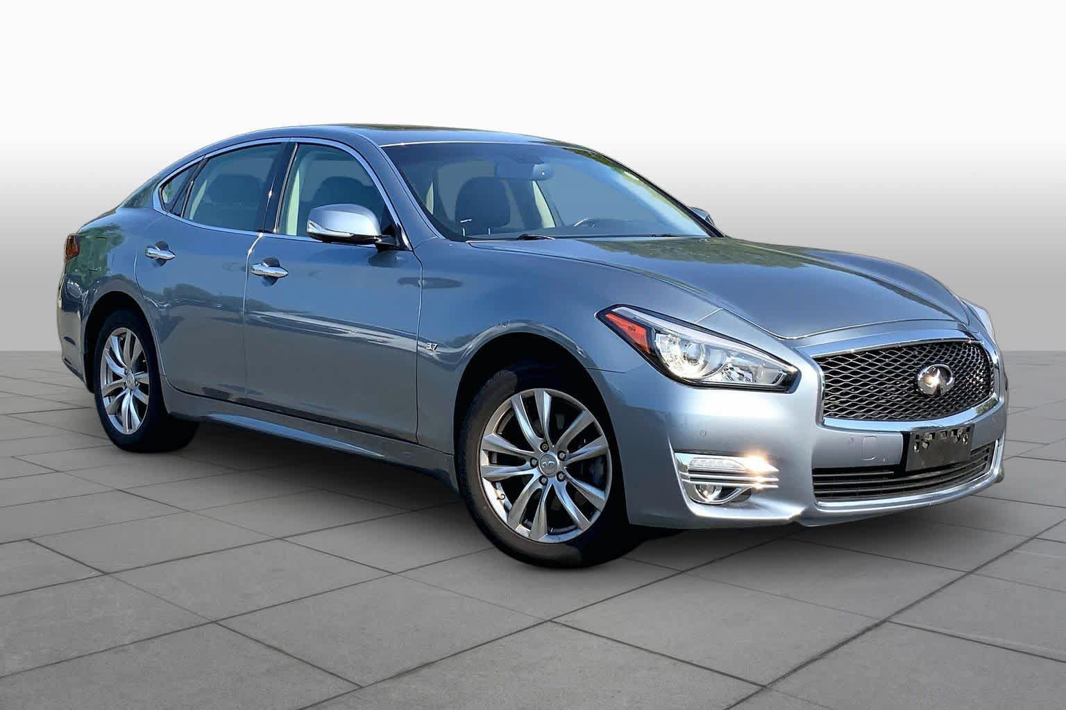 Used 2016 INFINITI Q70 3.7 AWD/4WD image 3