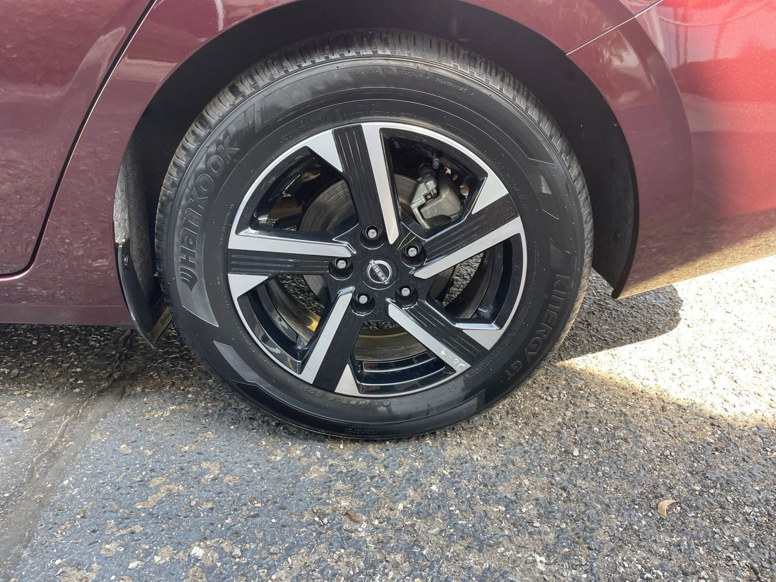 Used 2025 Nissan Sentra SV image 28