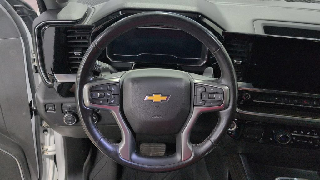 Used 2022 Chevrolet Silverado 1500 LT w/ Protection Package AWD/4WD image 9