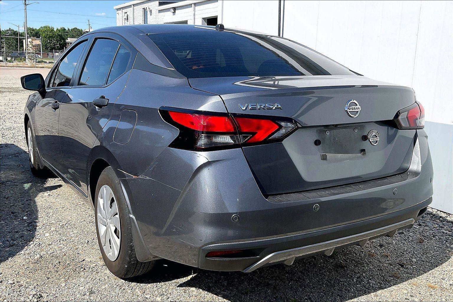Certified 2022 Nissan Versa S FWD image 4