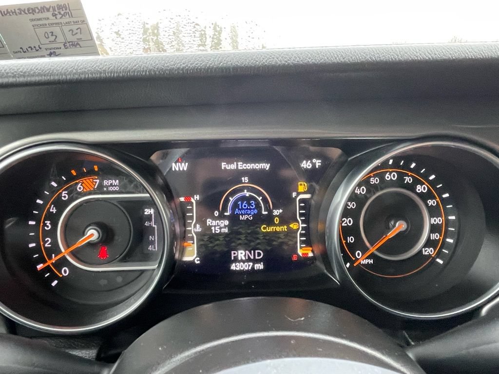 Used 2022 Jeep Wrangler Unlimited Sahara AWD/4WD image 39