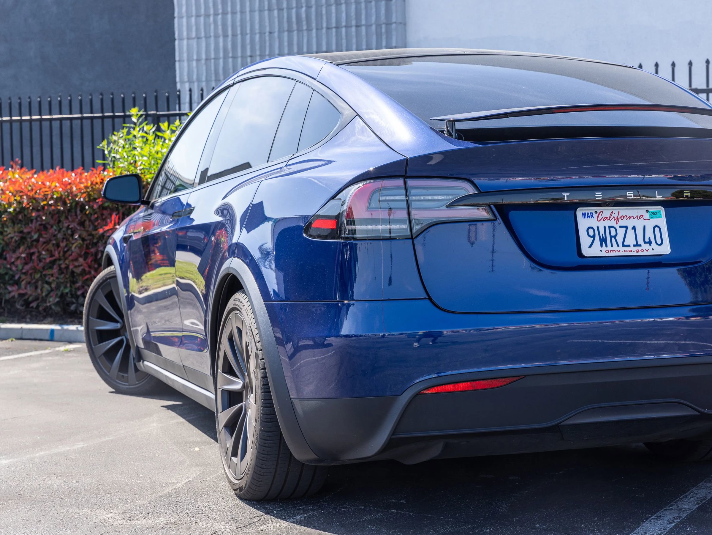 Used 2024 Tesla Model X image 3