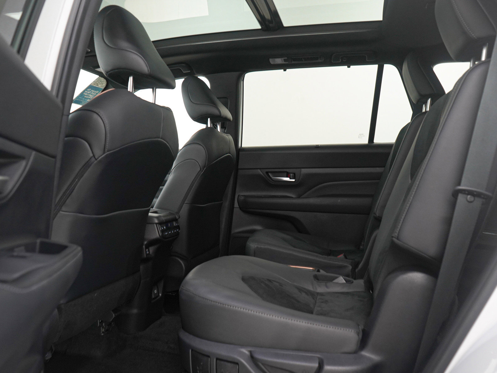 Used 2025 Toyota Grand Highlander AWD Hybrid image 20