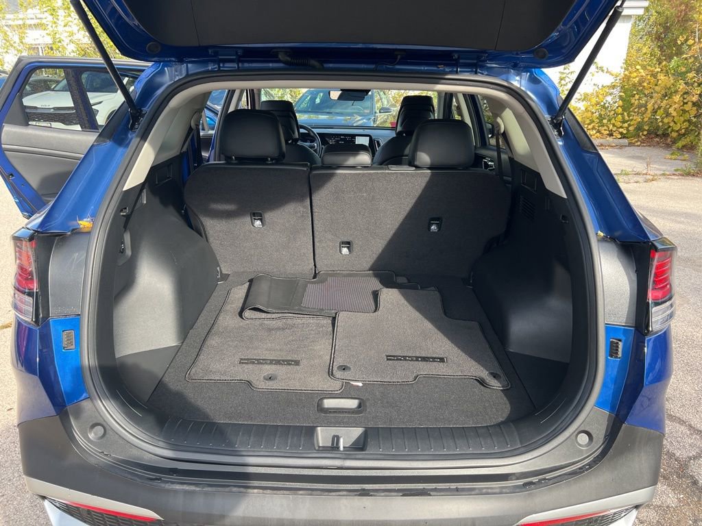 Certified 2025 Kia Sportage EX image 11