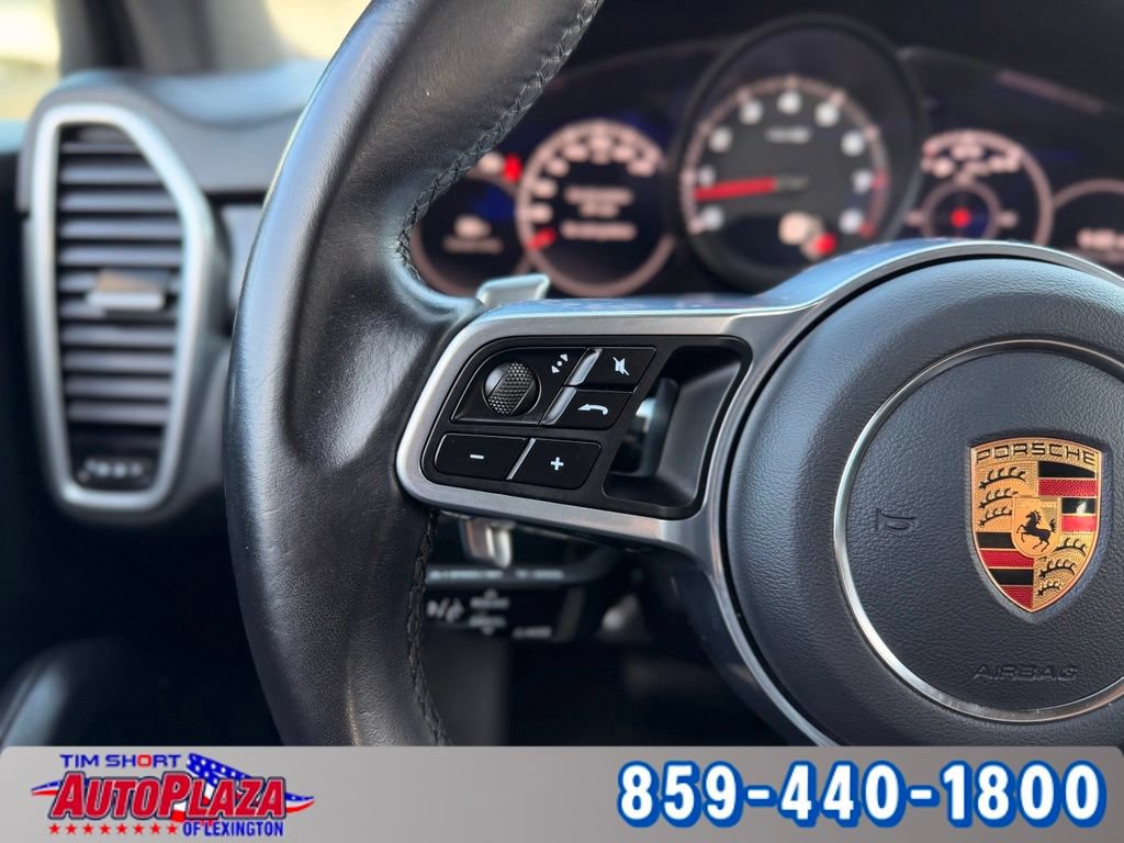 Used 2023 Porsche Cayenne w/ Premium Package AWD/4WD image 23