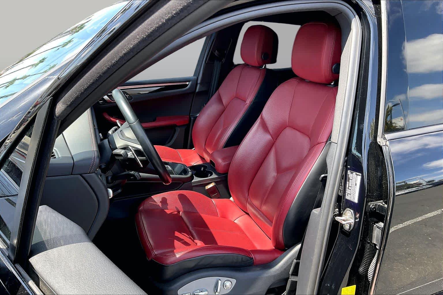 Used 2023 Porsche Macan S AWD/4WD image 7