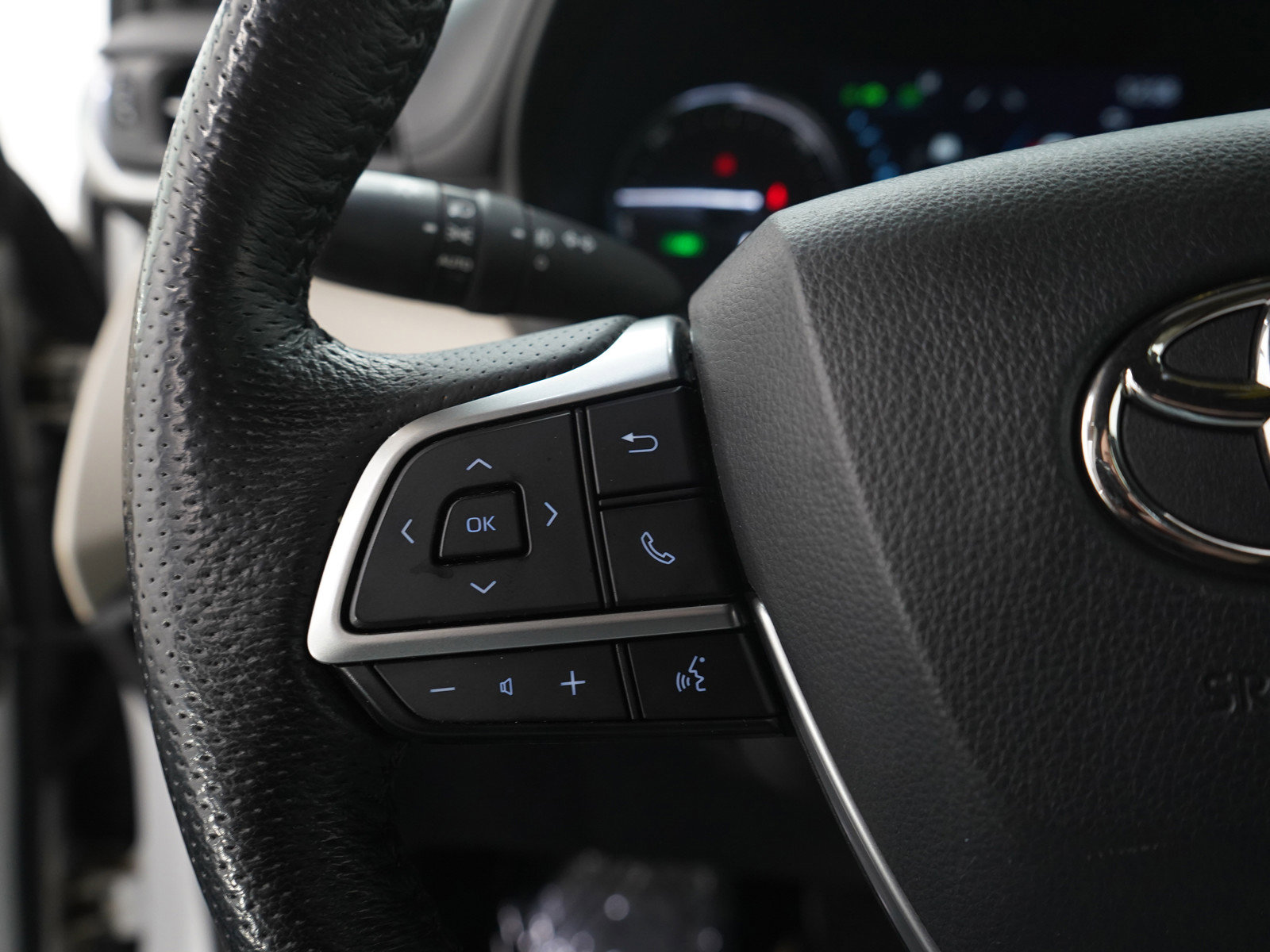 Used 2021 Toyota Sienna Limited AWD/4WD image 30