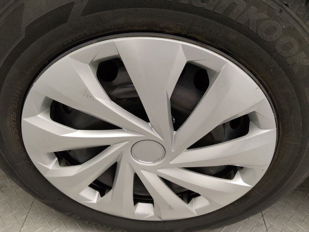 Used 2020 Hyundai Venue SE image 31