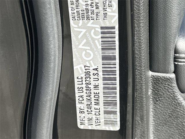 Certified 2023 Jeep Grand Cherokee L Laredo image 32