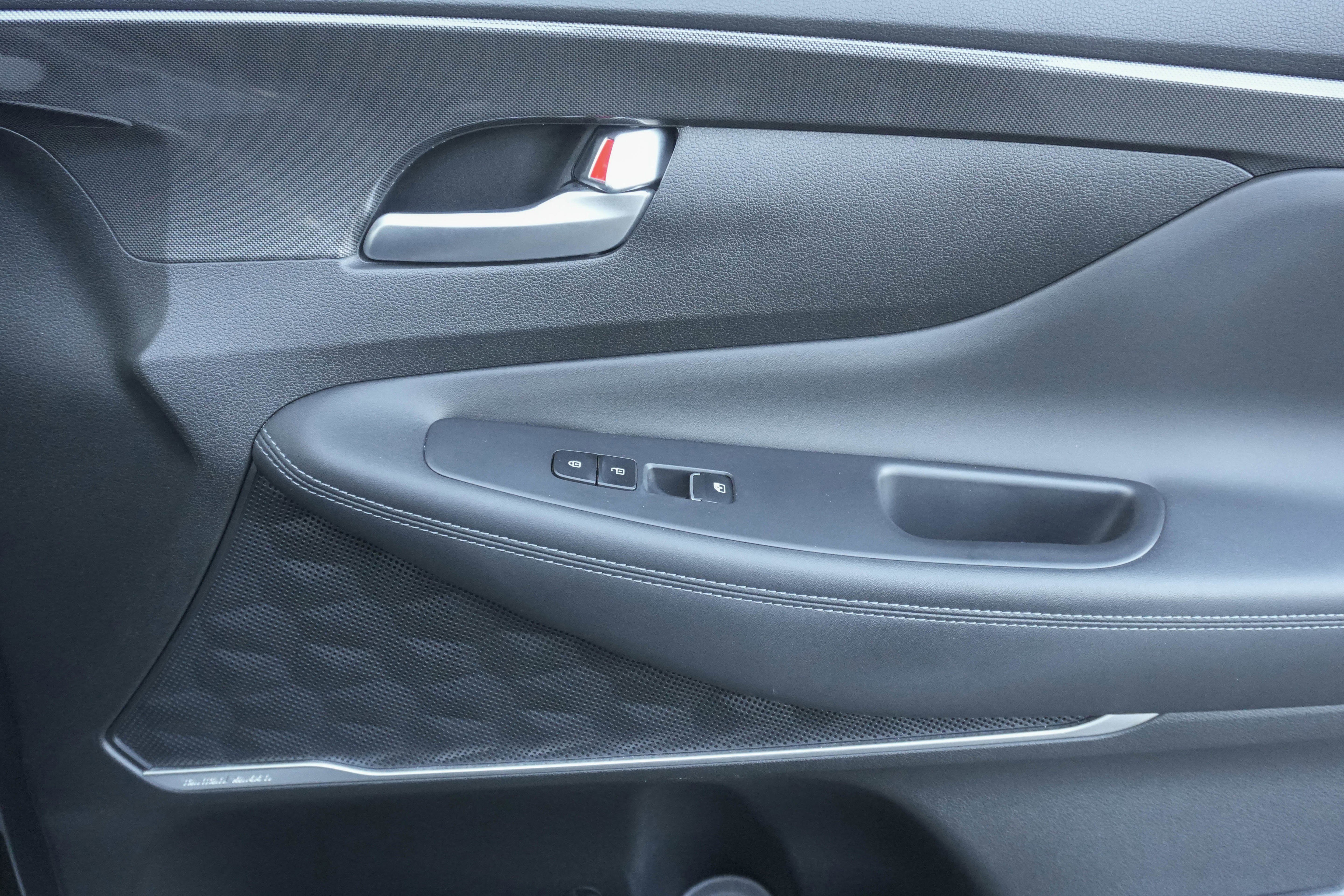 Used 2021 Hyundai Santa Fe Limited w/ Cargo Package image 26