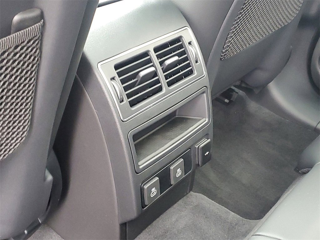 New 2025 Jaguar F-PACE R-Dynamic S image 31