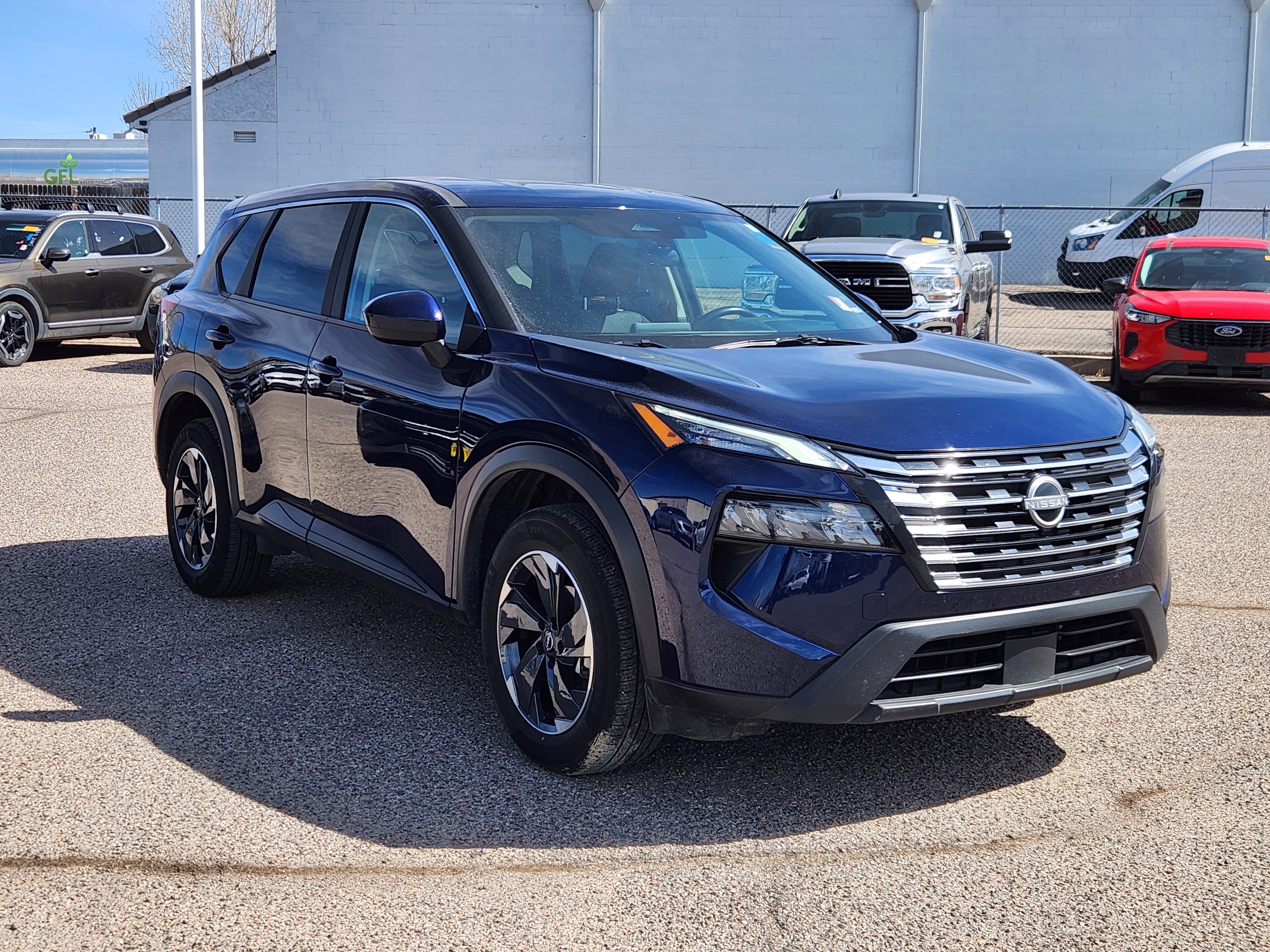 Used 2025 Nissan Rogue SV AWD/4WD image 5