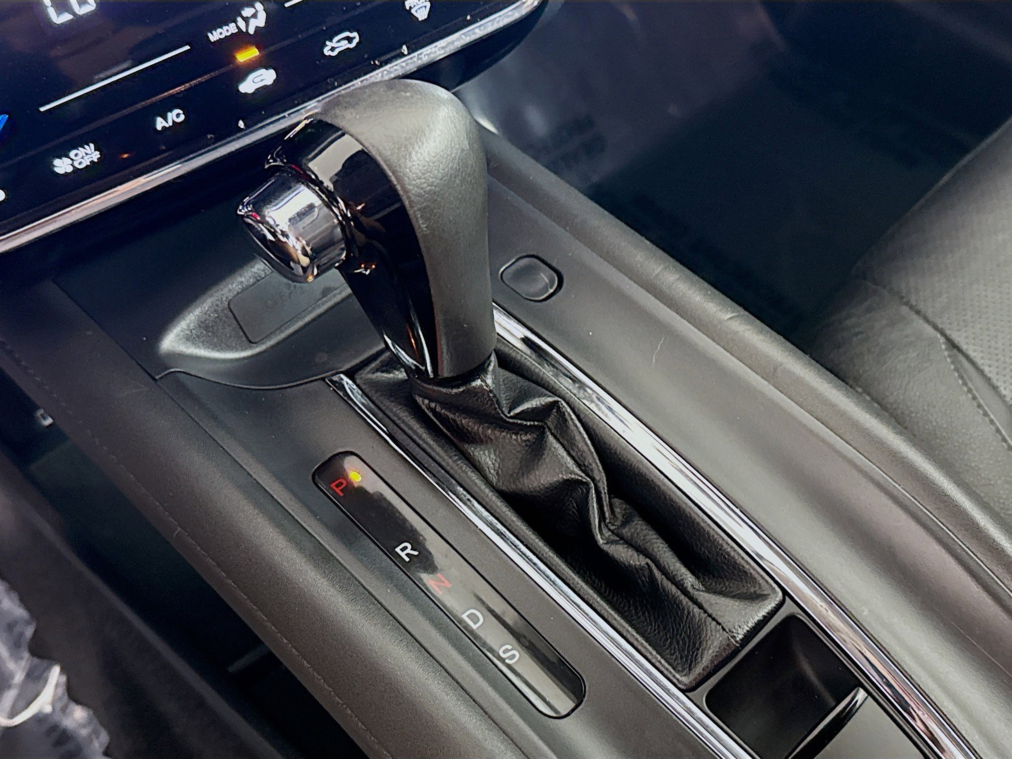 Used 2019 Honda HR-V Touring image 20