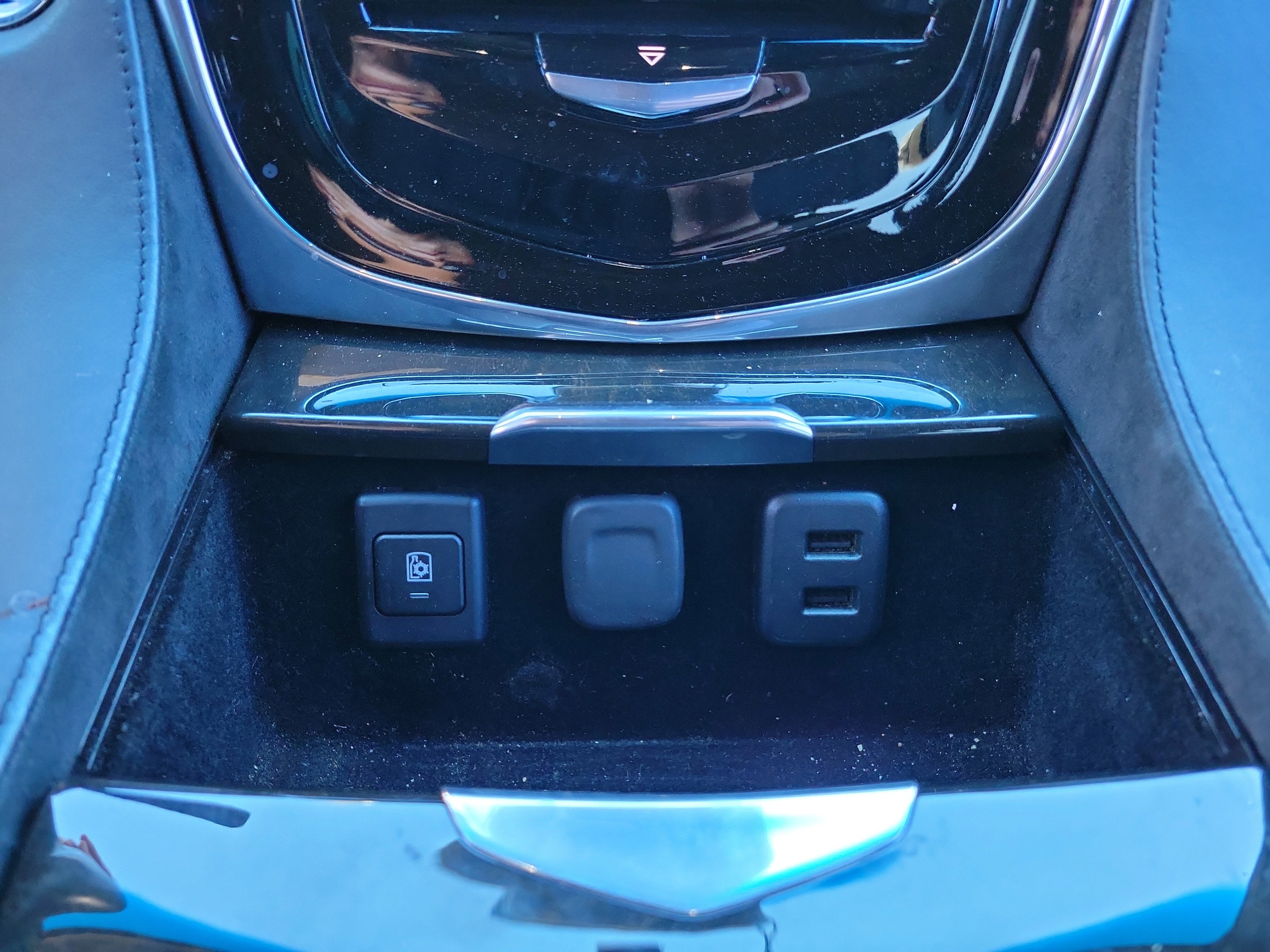 Used 2018 Cadillac Escalade ESV Platinum image 17