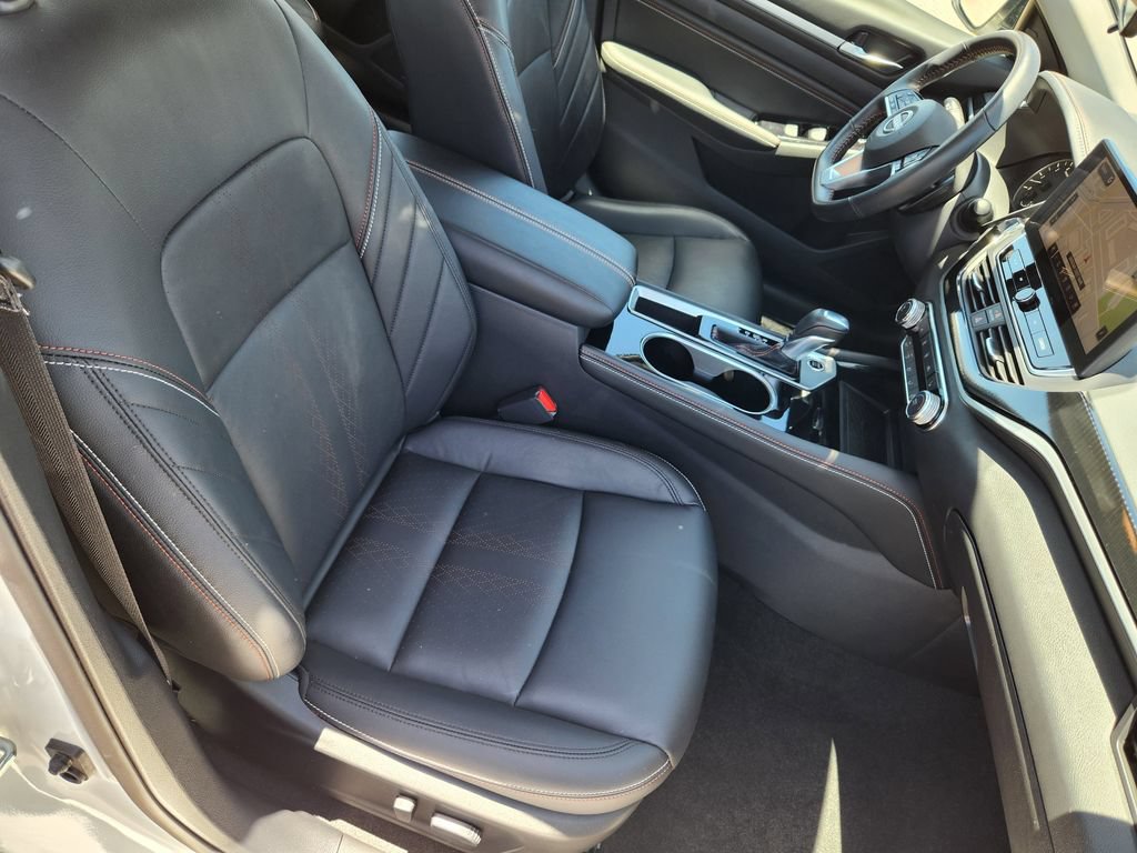 Used 2023 Nissan Altima 2.5 SR w/ SR Premium Package FWD image 10