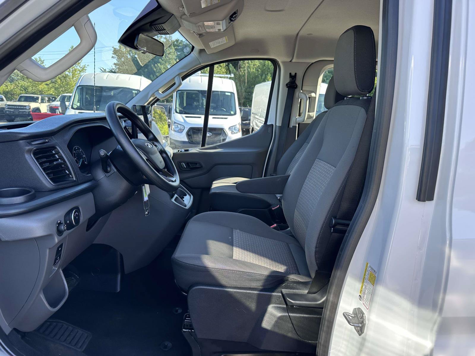 Used 2025 Ford Transit 350 XLT RWD image 12