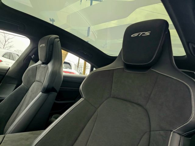 Used 2022 Porsche Taycan GTS image 21