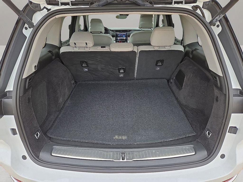 Used 2022 Jeep Grand Cherokee Summit w/ Advanced Protech Group IV image 15