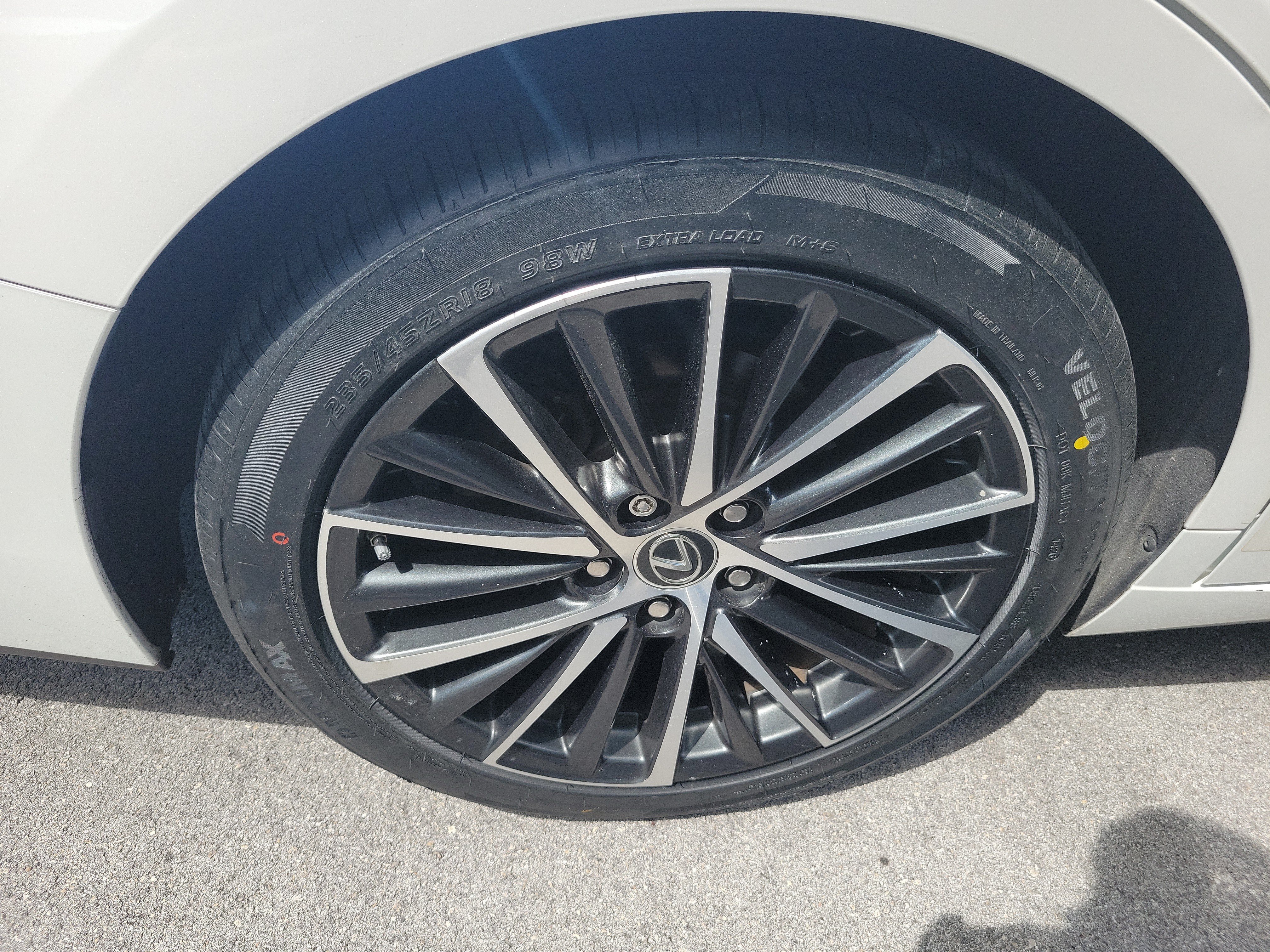 Used 2024 Lexus ES 350 w/ Premium Package FWD image 7