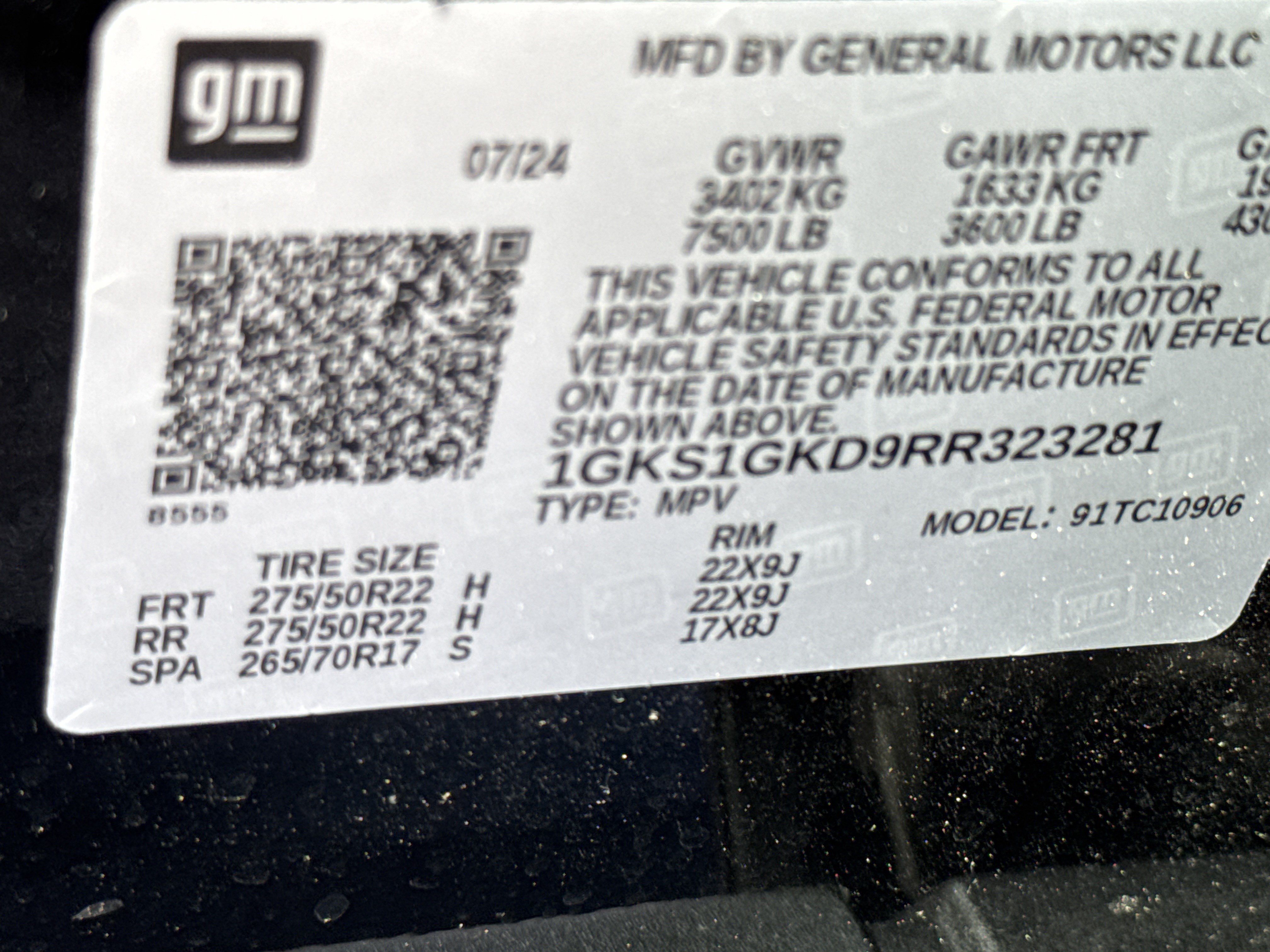 Used 2024 GMC Yukon XL SLT w/ SLT Luxury Package RWD image 39