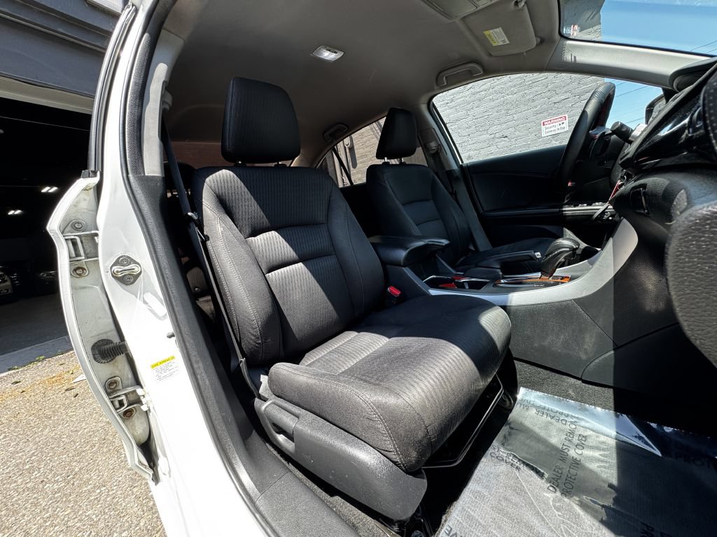Used 2014 Honda Accord Sport image 18