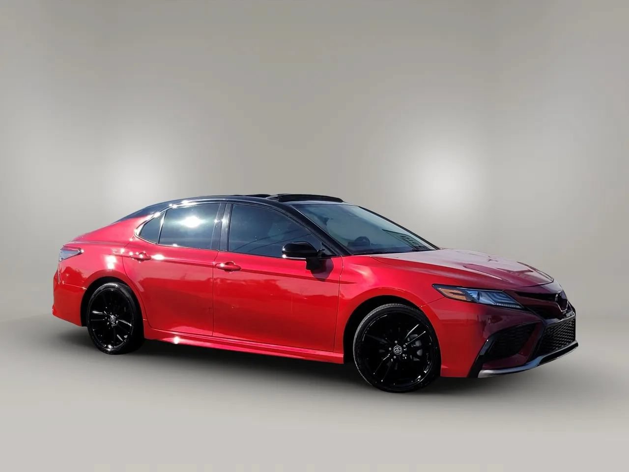 Used 2022 Toyota Camry XSE FWD image 24