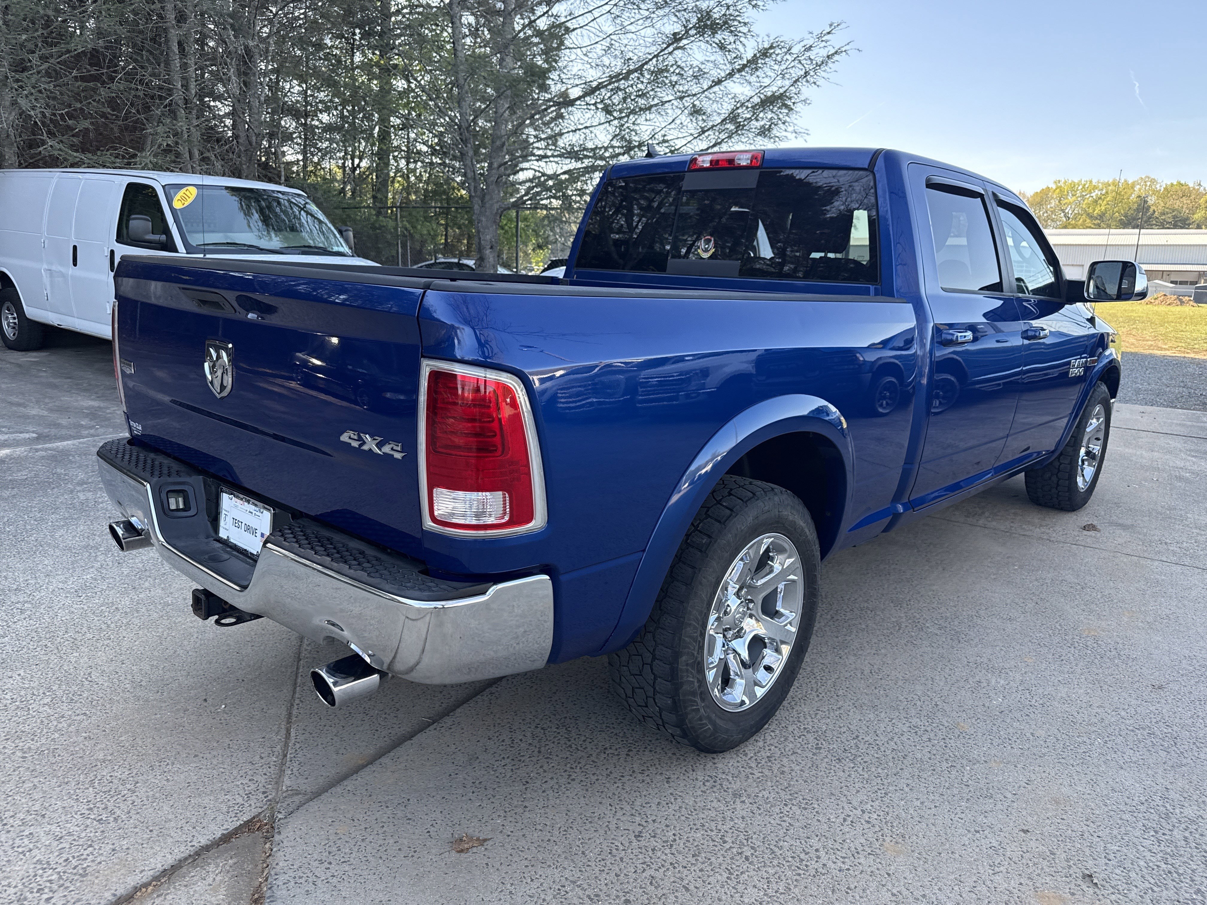 Used 2015 RAM 1500 Laramie w/ Convenience Group AWD/4WD image 7