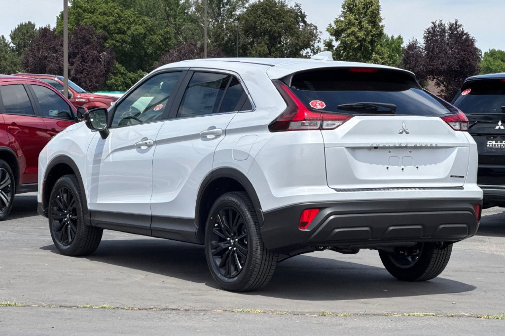 New 2026 Mitsubishi Eclipse Cross LE AWD/4WD image 9