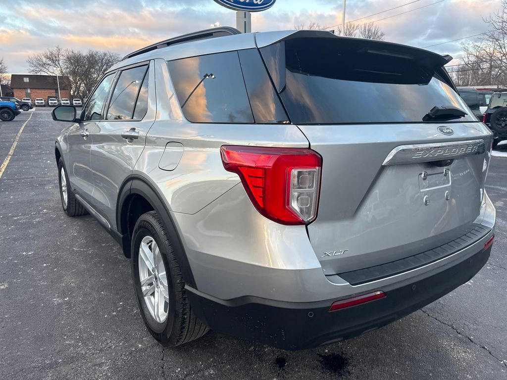 Used 2023 Ford Explorer XLT image 9