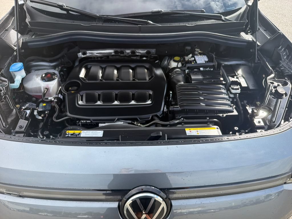 Certified 2025 Volkswagen Tiguan SE R-Line AWD/4WD image 29