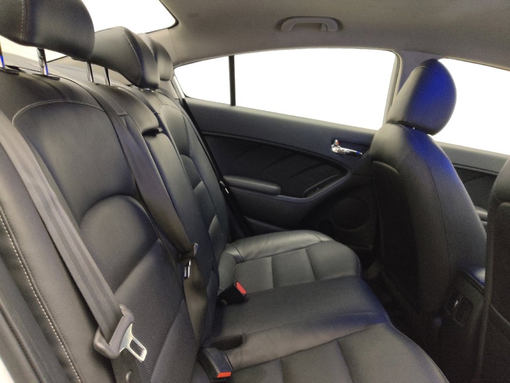 Used 2017 Kia Forte EX image 19