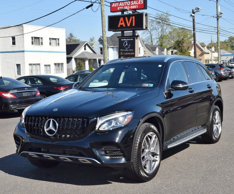 Used 2019 Mercedes-Benz GLC 300 4MATIC image 3