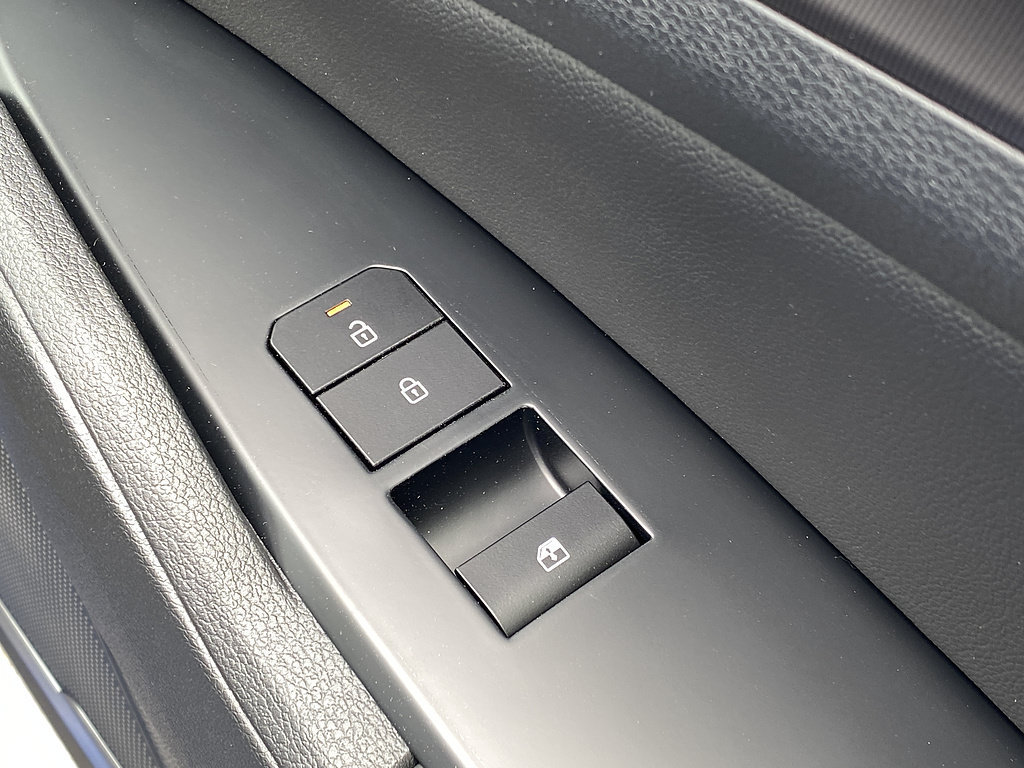 New 2026 Kia Sportage EX FWD image 23