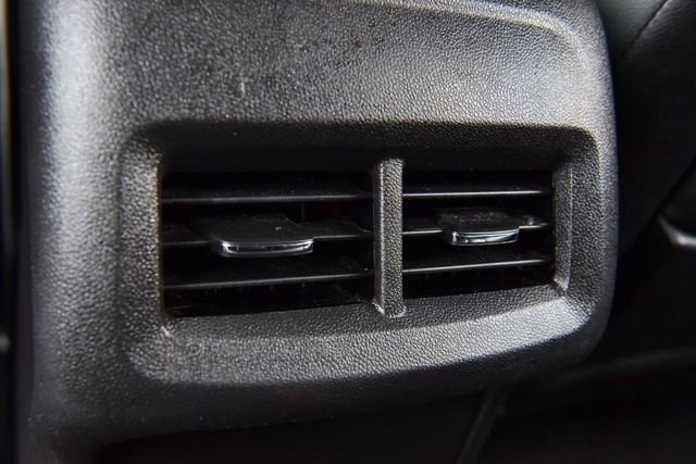 Used 2024 GMC Terrain SLT image 23