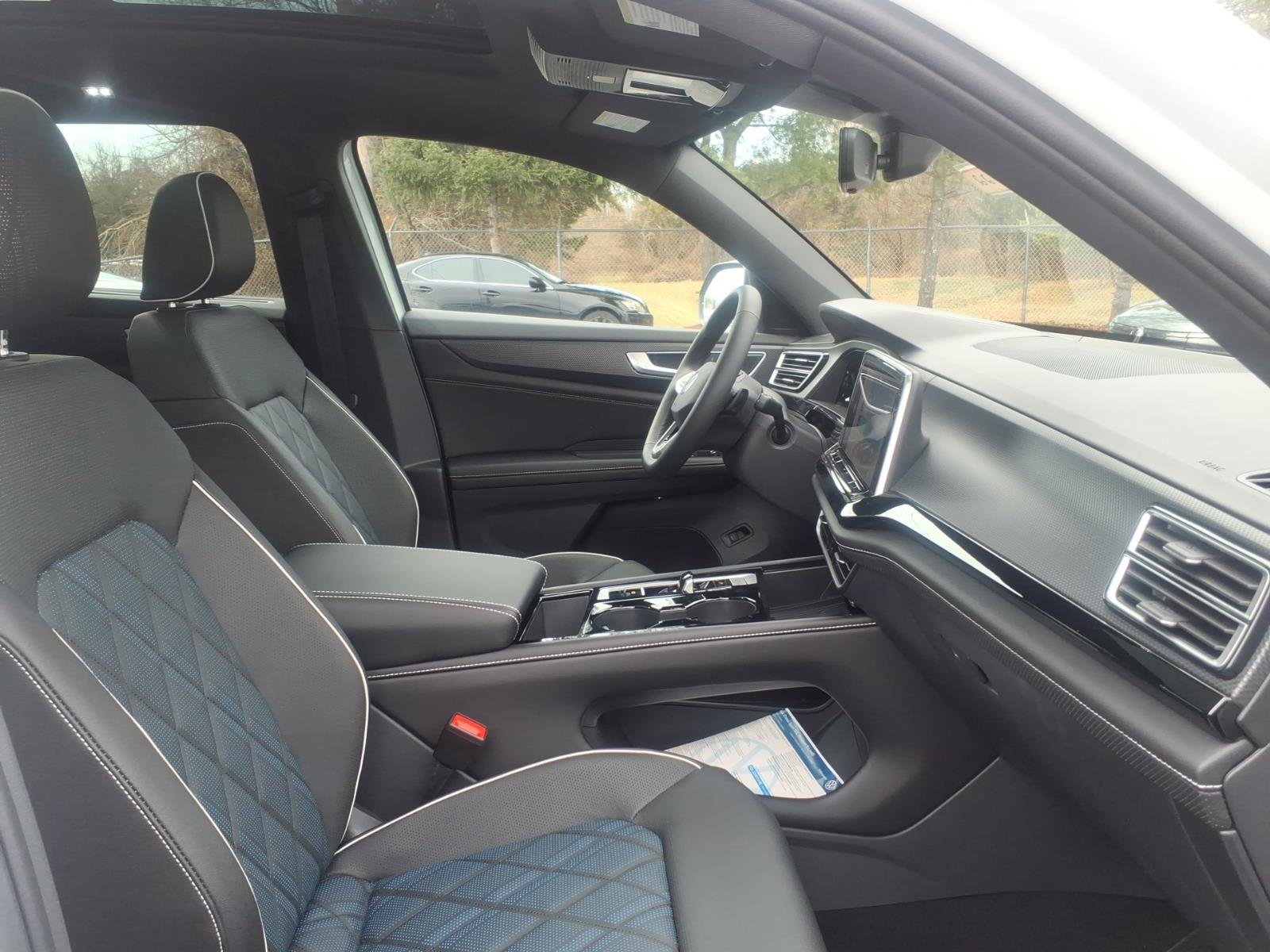 New 2026 Volkswagen Atlas Cross Sport SEL Premium R-Line image 5