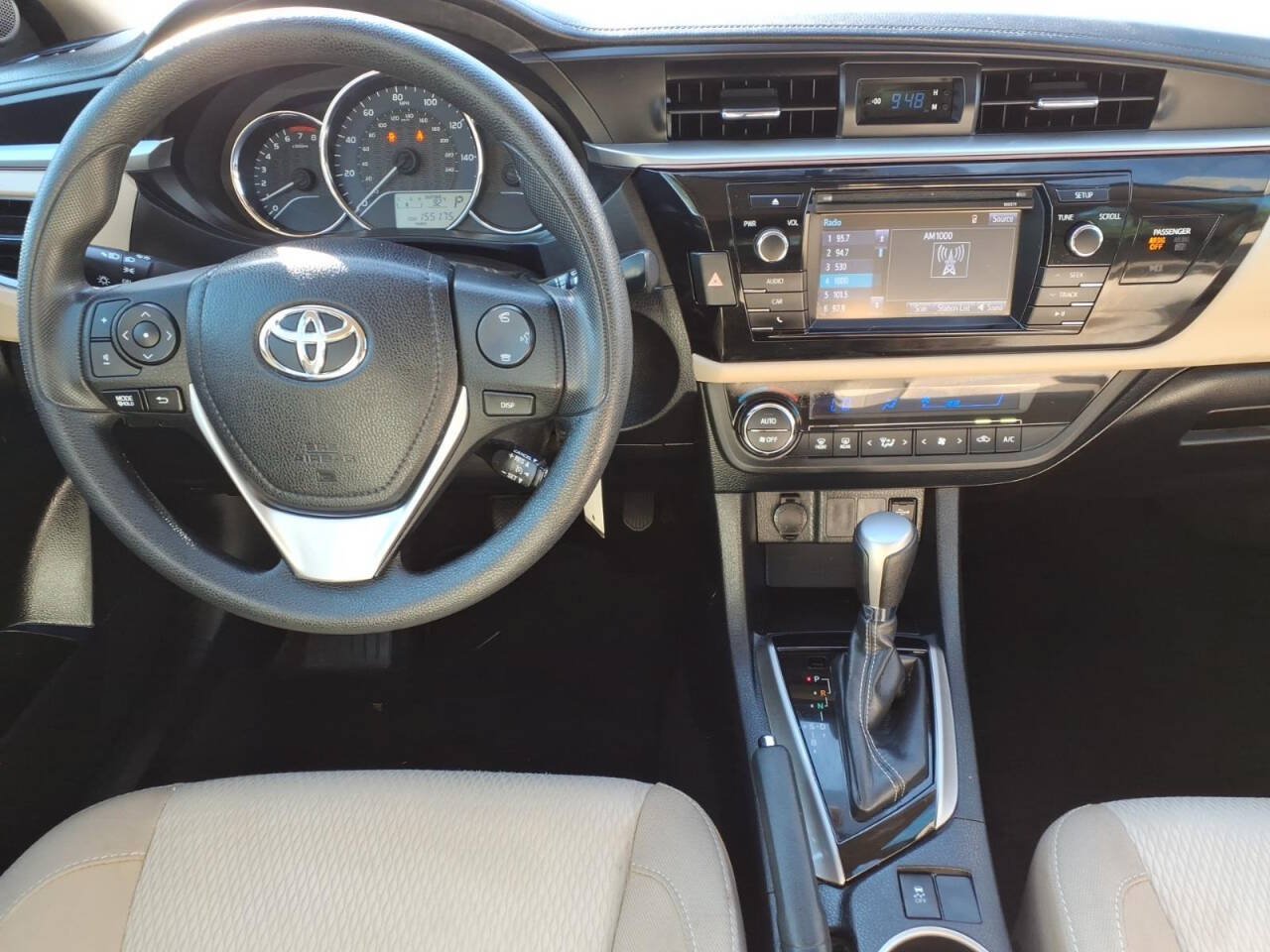 Used 2016 Toyota Corolla LE FWD image 13