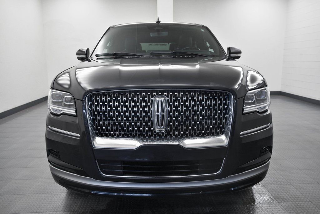 Used 2023 Lincoln Navigator Reserve image 2