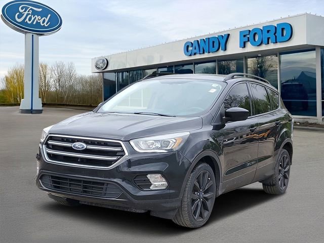 Used 2017 Ford Escape SE w/ Equipment Group 201A AWD/4WD image 2