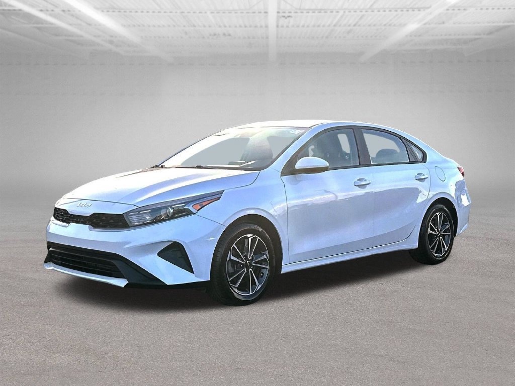 Used 2023 Kia Forte LXS FWD image 4