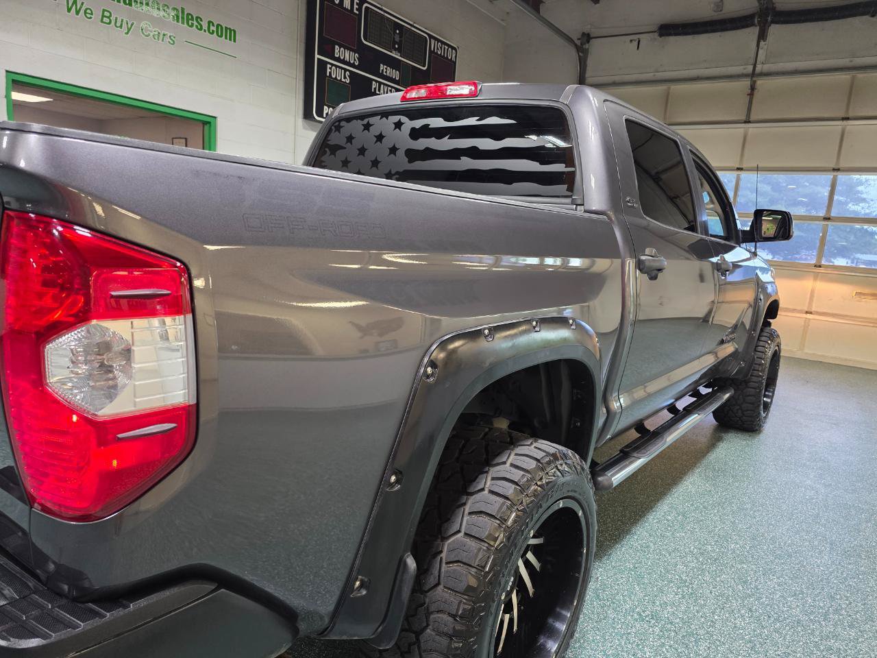 Used 2018 Toyota Tundra SR5 w/ SR5 Upgrade Package RWD image 7