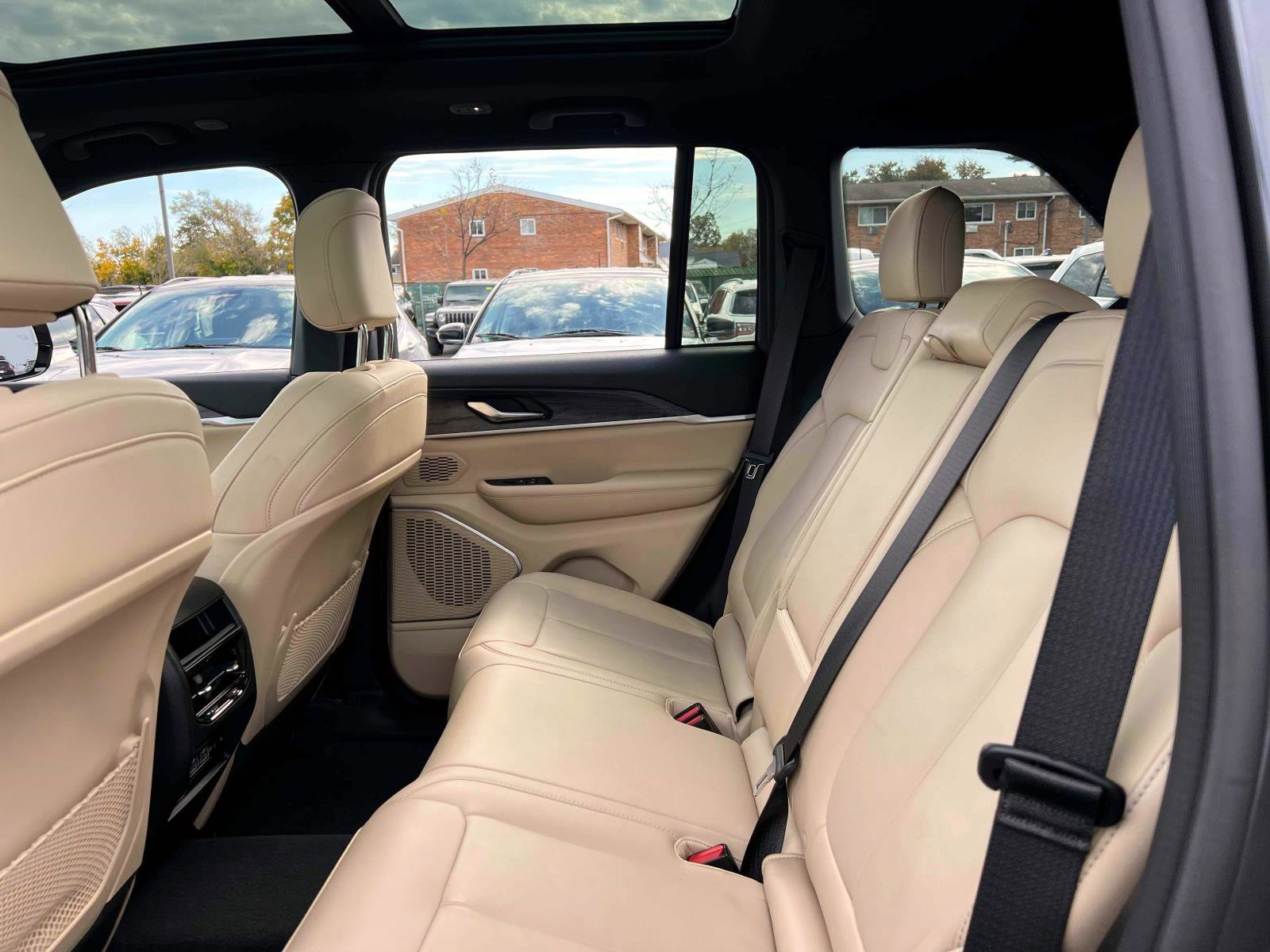 Certified 2022 Jeep Grand Cherokee Limited 4xe image 11