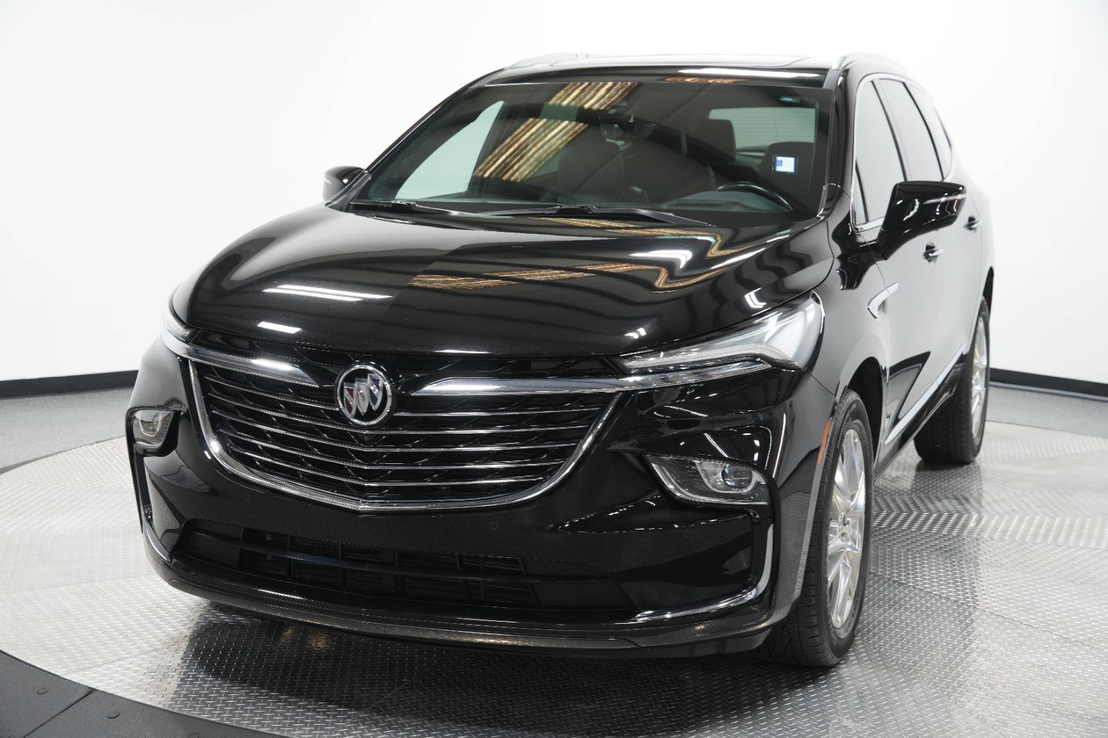 Used 2024 Buick Enclave Premium w/ Experience Buick Package image 3