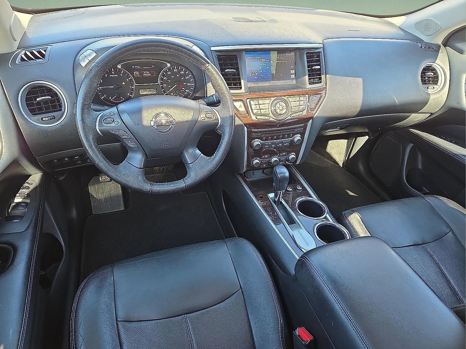 Used 2013 Nissan Pathfinder Platinum w/ Platinum Premium Pkg image 12